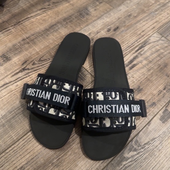 Dio(r)evolution Slide - Picture 2 of 3